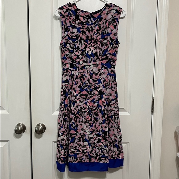 J. Crew 100% Silk Pleated Floral Dress Sz 4 - Picture 5 of 8
